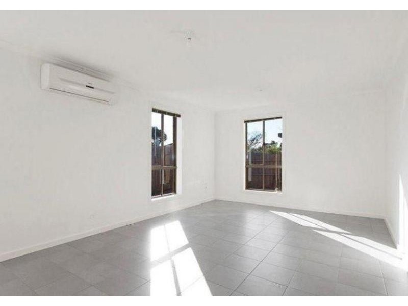 2/12 Williams Road, Laverton VIC 3028