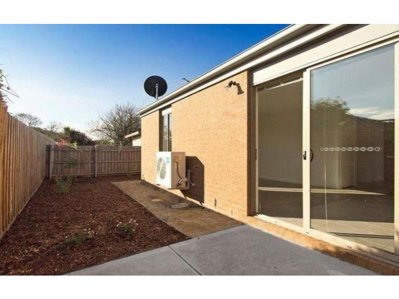 2/12 Williams Road, Laverton VIC 3028