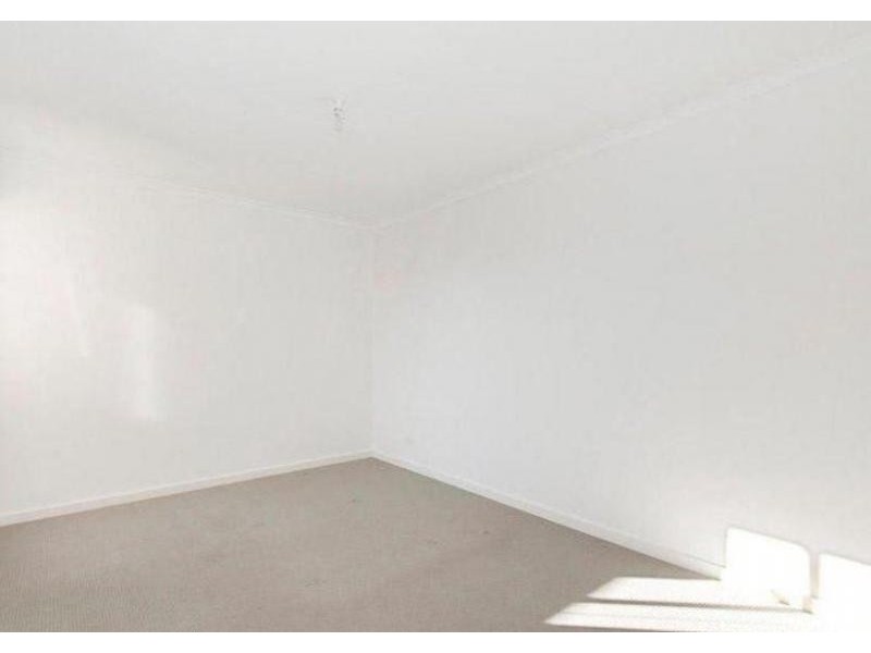 2/12 Williams Road, Laverton VIC 3028