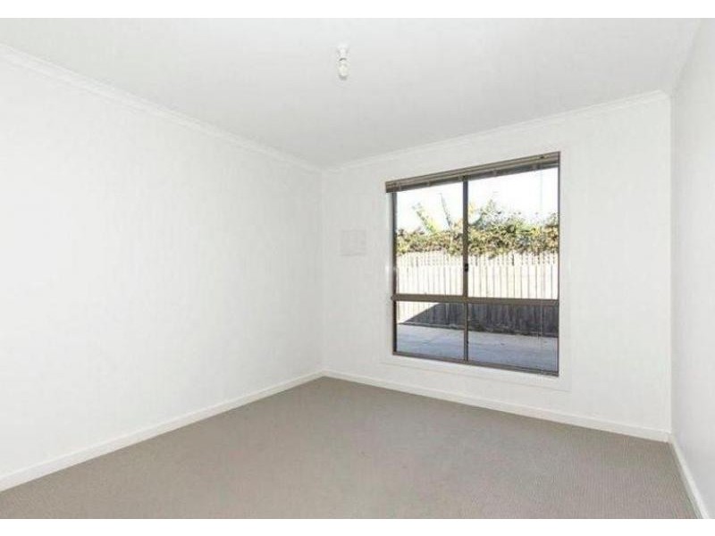 2/12 Williams Road, Laverton VIC 3028