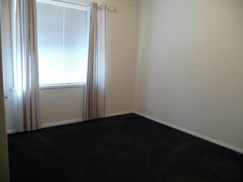 2/10 Blenheim Road, Newport VIC 3015