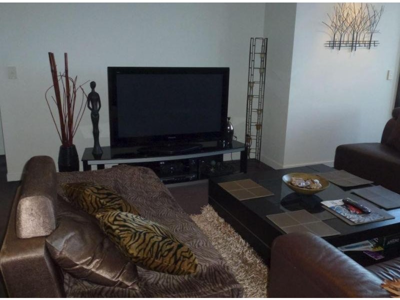 2203/100 Harbour Esplanade, Docklands VIC 3008