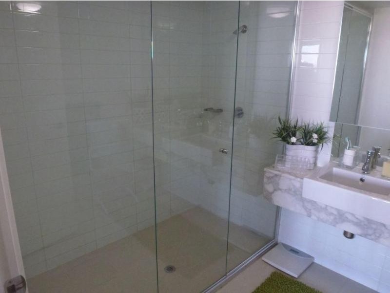 2203/100 Harbour Esplanade, Docklands VIC 3008