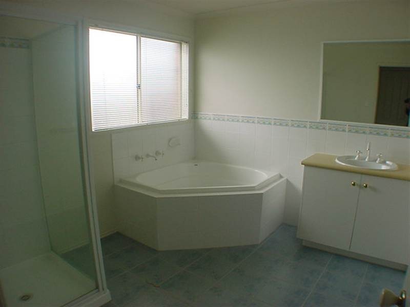 19 Aviemoore Way, Point Cook VIC 3030