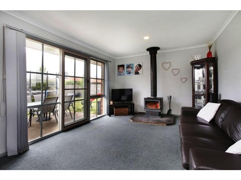 12 Vista Close, Gisborne VIC 3437