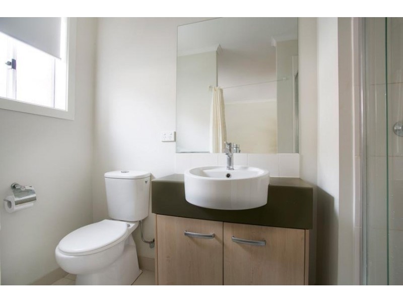 15 Duncombe Park Way, Deer Park VIC 3023