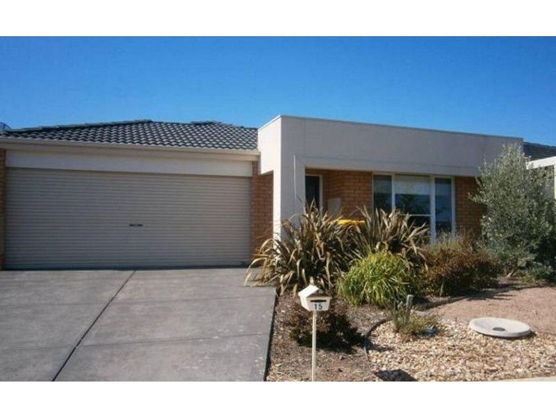 15 Duncombe Park Way, Deer Park VIC 3023