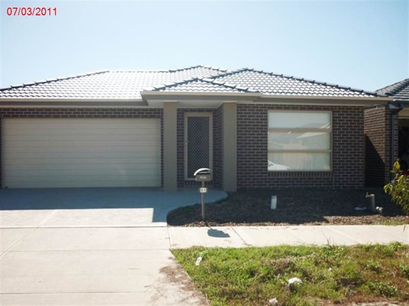 41 McKenzie Way, Doreen VIC 3754