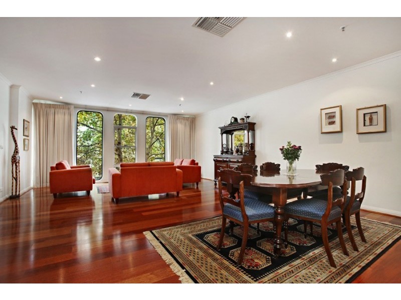 350 La Trobe Street, Melbourne VIC 3000