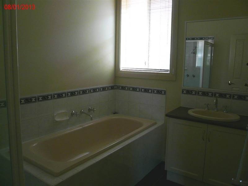 17 Livingstone Square, Point Cook VIC 3030