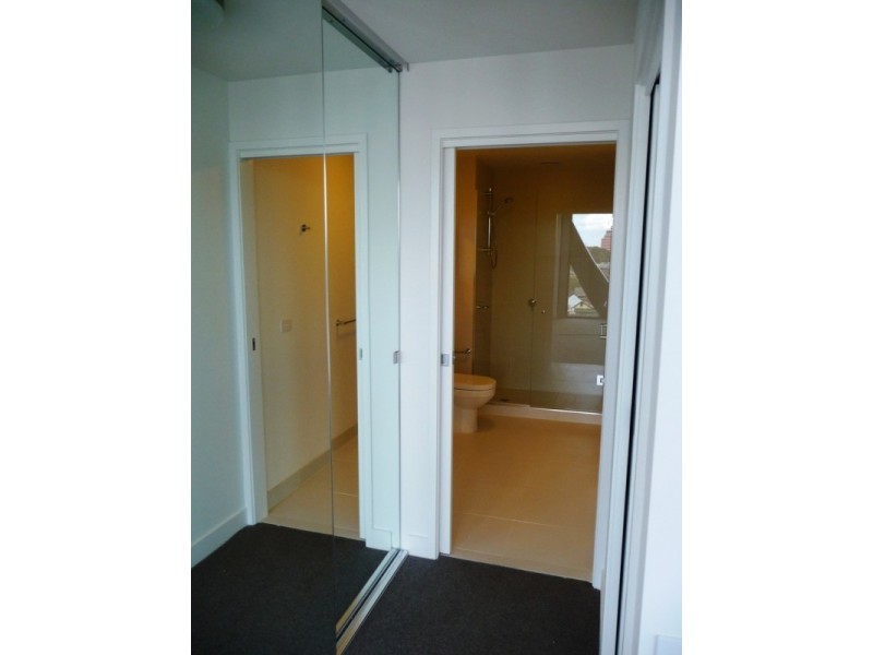 707/10-16 Trenerry Crecent, Abbotsford VIC 3067