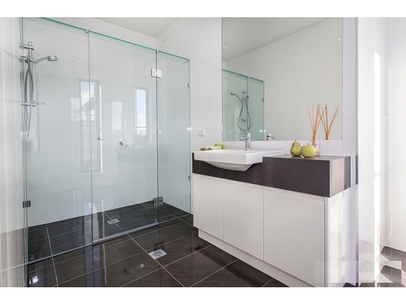 2/175 Balaclava Road, Caulfield North VIC 3161