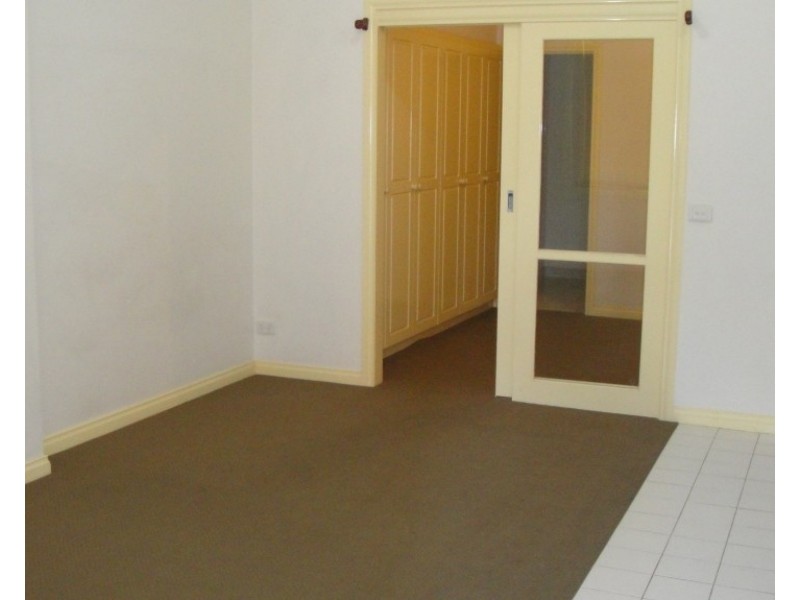 5A Naughton Place, Carlton VIC 3053