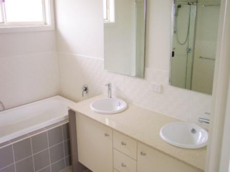 30 Parkwood Terrace, Sanctuary Lakes VIC 3030