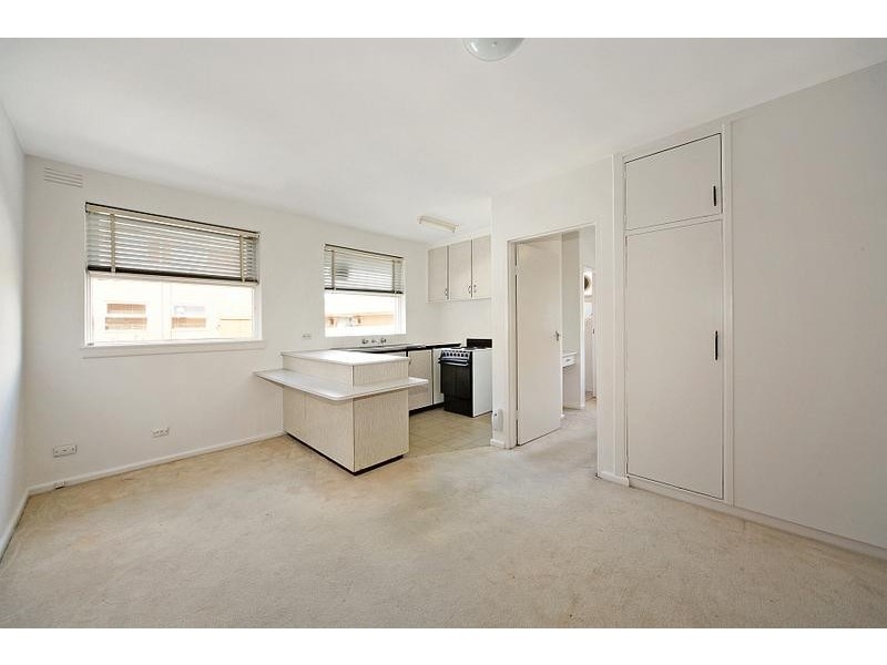 8/16 Newlyn Street, Caulfield VIC 3162