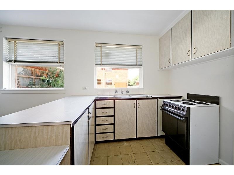 8/16 Newlyn Street, Caulfield VIC 3162