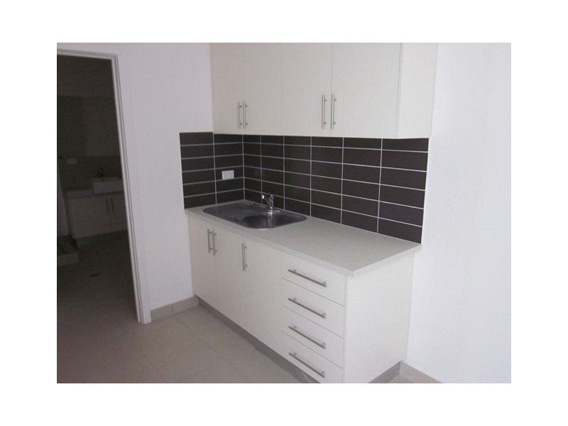 210 Waterloo Road, Oak Park VIC 3046