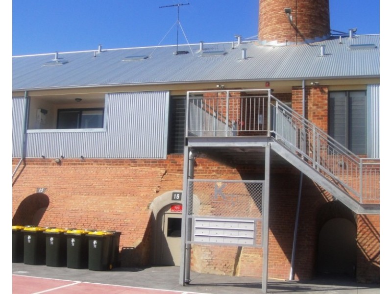 111/8 Pottery Court, Brunswick VIC 3056