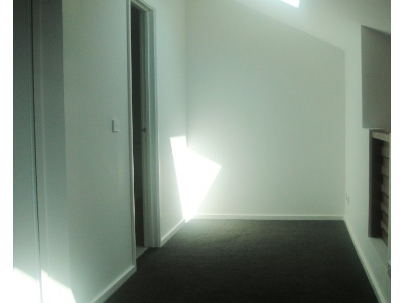 111/8 Pottery Court, Brunswick VIC 3056