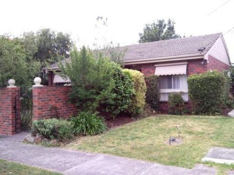 1/3 Leeds Street, Doncaster East VIC 3109