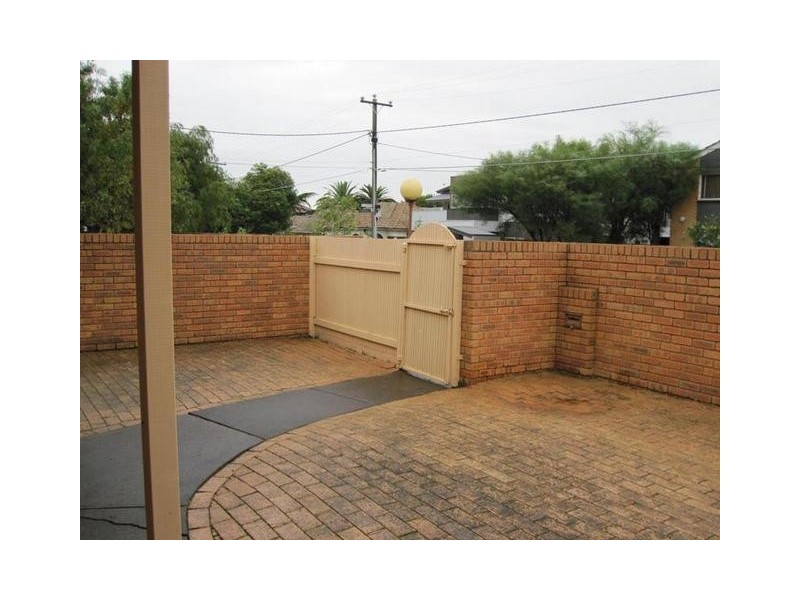 1/119 Rennie Street, Coburg VIC 3058