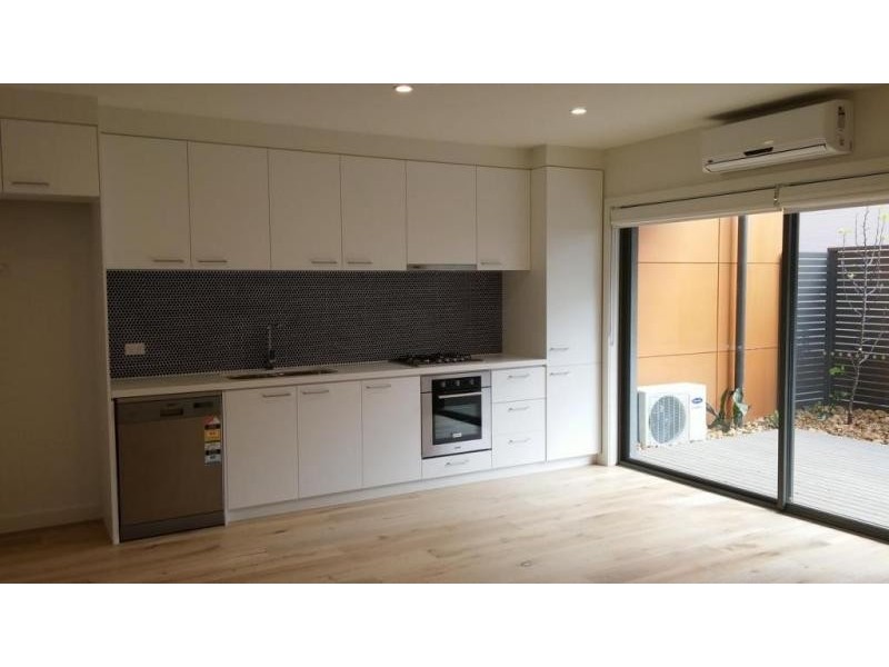 4/12 Leonard Crescent, Ascot Vale VIC 3032