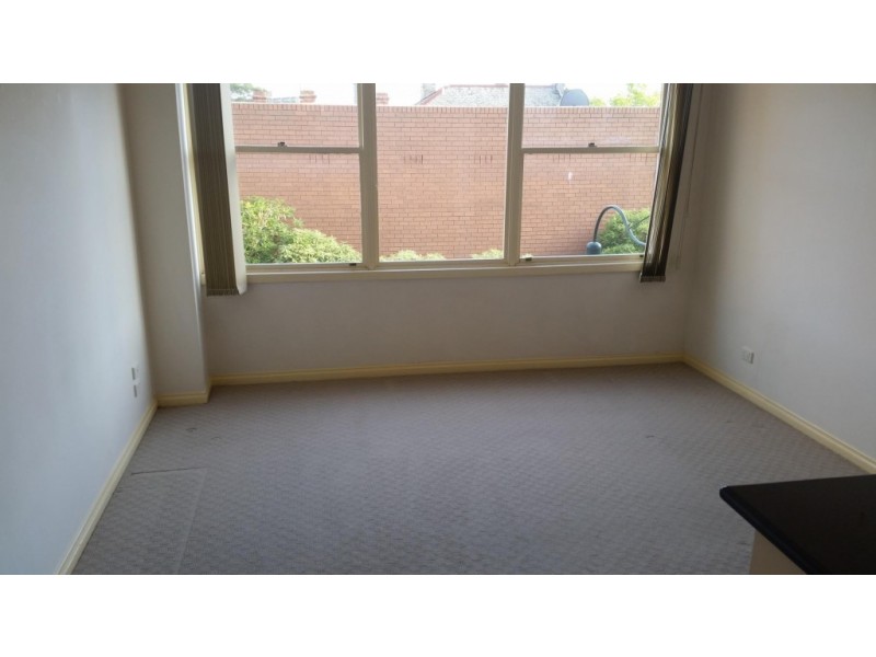 4/249 Drummond Street, Carlton VIC 3053