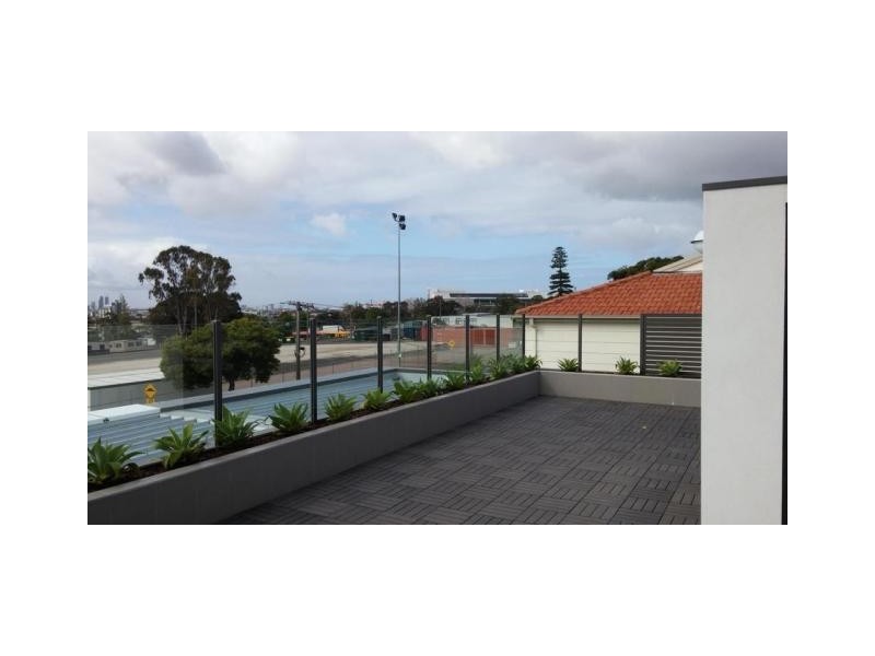 11/12 Leonard Crescent, Ascot Vale VIC 3032