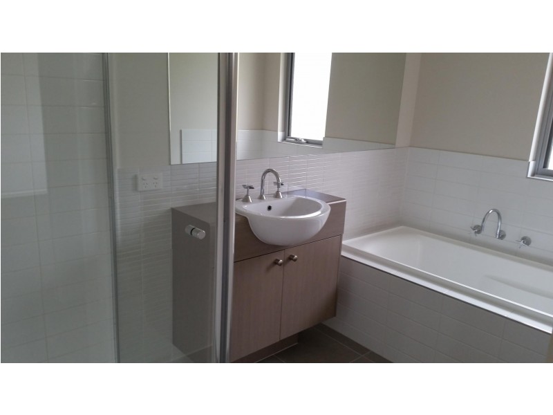 34 Greenhaven Garden, South Morang VIC 3752