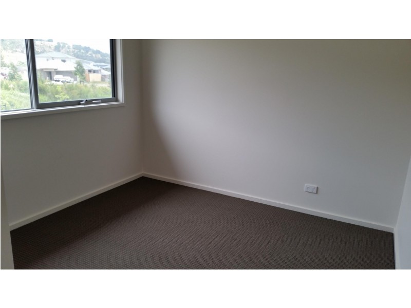 34 Greenhaven Garden, South Morang VIC 3752