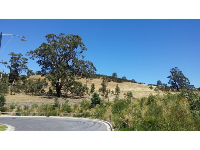 32 Greenhaven Gardens, South Morang VIC 3752