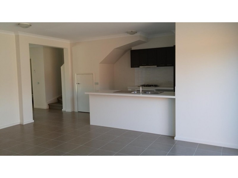 32 Greenhaven Gardens, South Morang VIC 3752