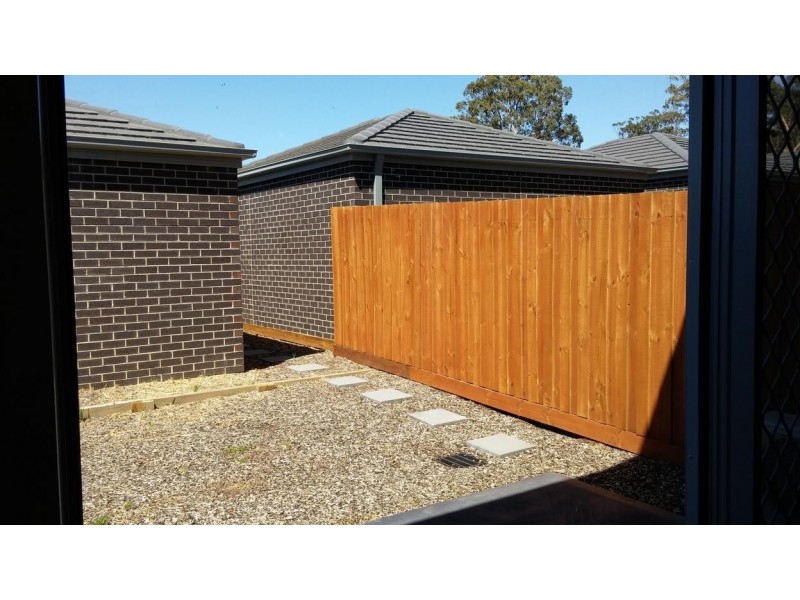 32 Greenhaven Gardens, South Morang VIC 3752