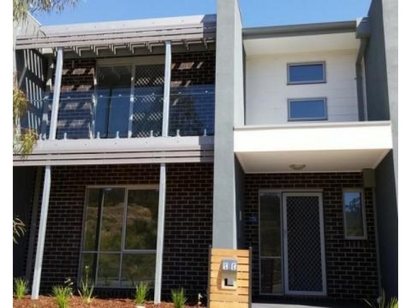 30 Greenhaven Gardens, South Morang VIC 3752