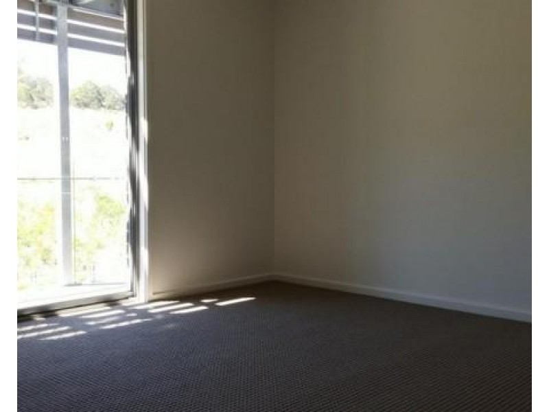 30 Greenhaven Gardens, South Morang VIC 3752