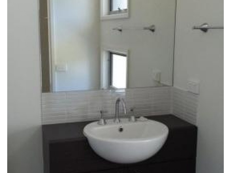 30 Greenhaven Gardens, South Morang VIC 3752