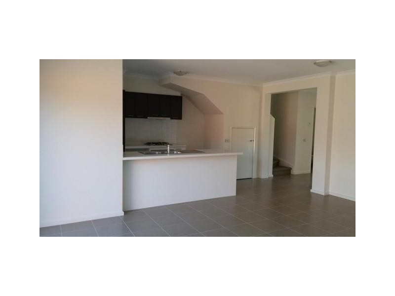 28 Greenhaven Gardens, South Morang VIC 3752