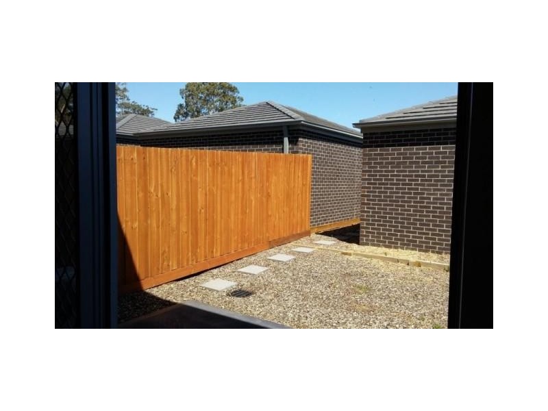 28 Greenhaven Gardens, South Morang VIC 3752