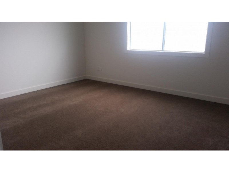 16/2 Sanoma Drive, Skye VIC 3977