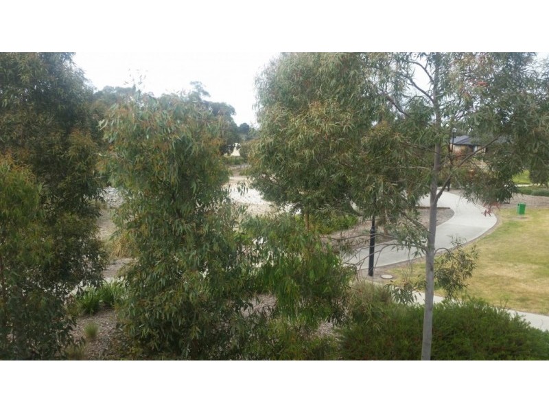 16/2 Sanoma Drive, Skye VIC 3977