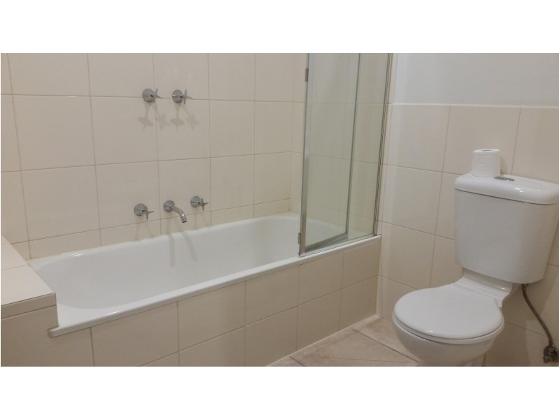 21 Ripon Grove, Elsternwick VIC 3185