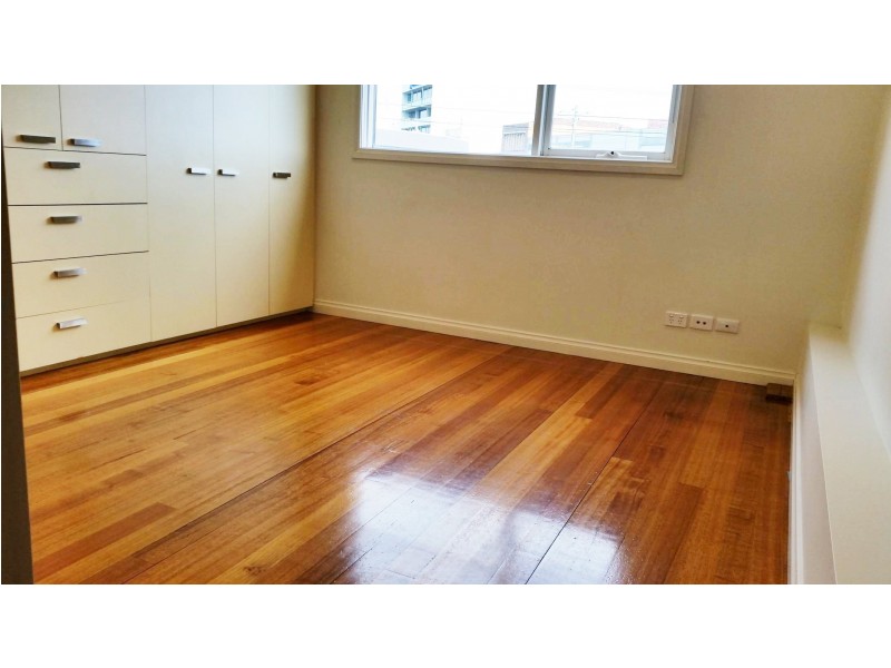 21 Ripon Grove, Elsternwick VIC 3185