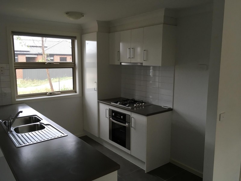 1/15 Parkfield Court, Deer Park VIC 3023