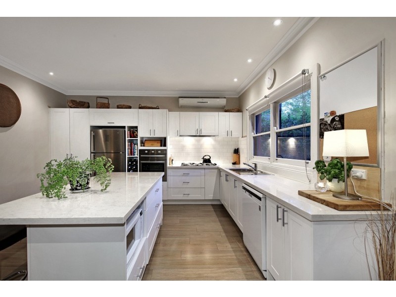 2A Byron Street, Canterbury VIC 3126