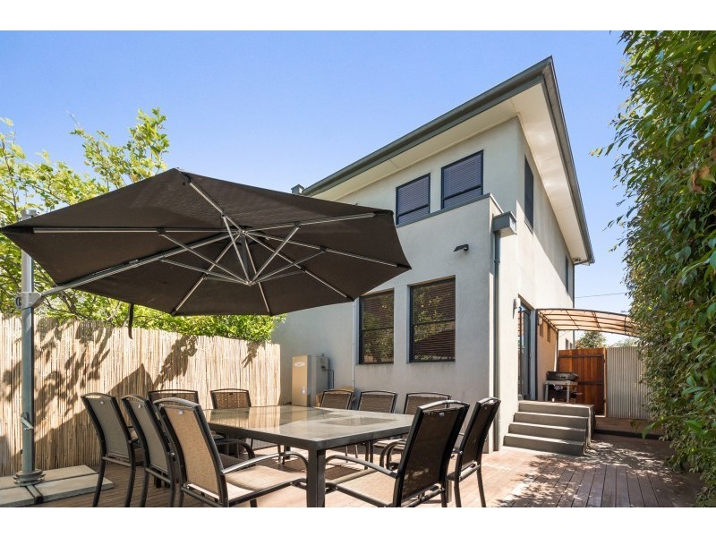 1 Woodlands Avenue, Pascoe Vale South VIC 3044