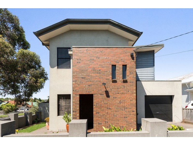 1 Woodlands Avenue, Pascoe Vale South VIC 3044