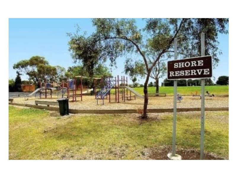 1 Woodlands Avenue, Pascoe Vale South VIC 3044