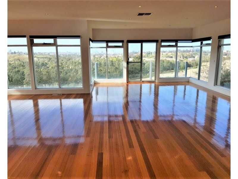 89 Riviera Road, Avondale Heights VIC 3034