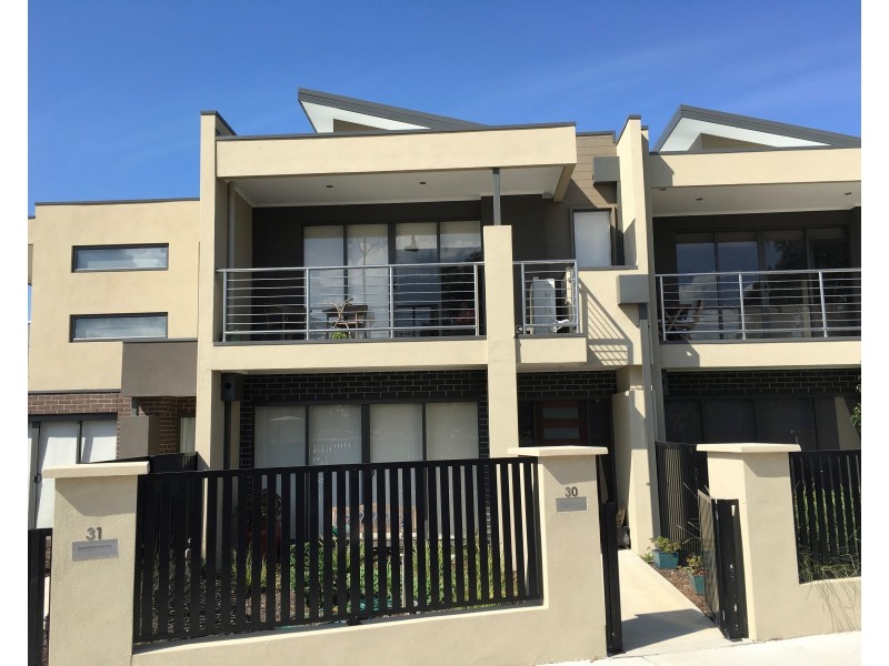 30/8 The Crossing, Caroline Springs VIC 3023