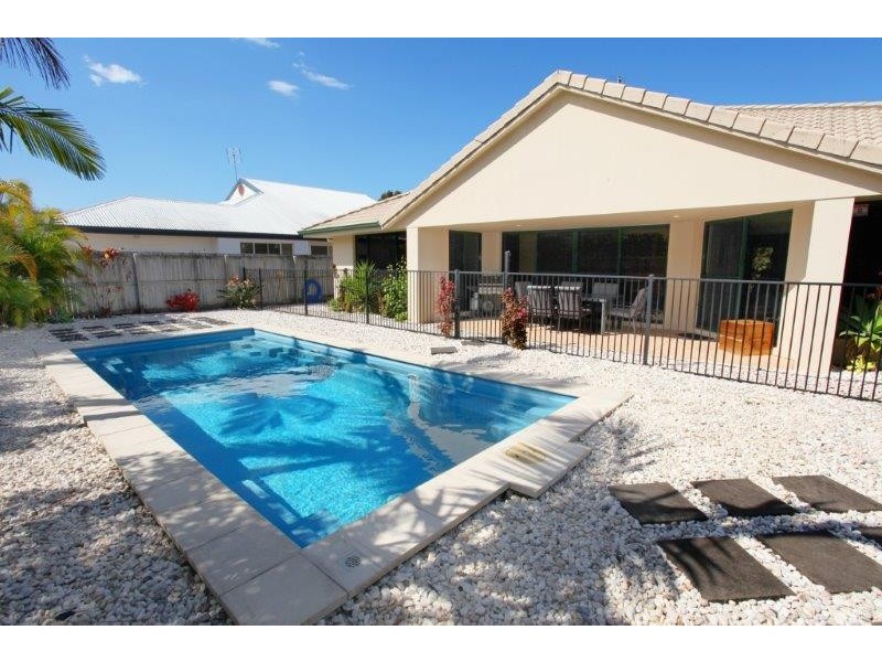 21 Baker-Finch Place, Twin Waters QLD 4564